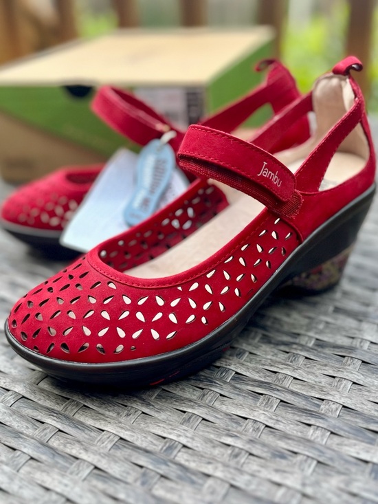 NIB Jambu Women’s Red Calypso Discontinued Style Mary Jane Wedge Shoes brand new - Picture 4 of 10